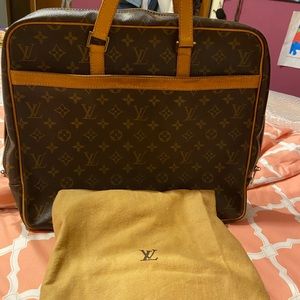 Authentic Louis Vuitton Briefcase/Laptop Case w/Dust Bag.
